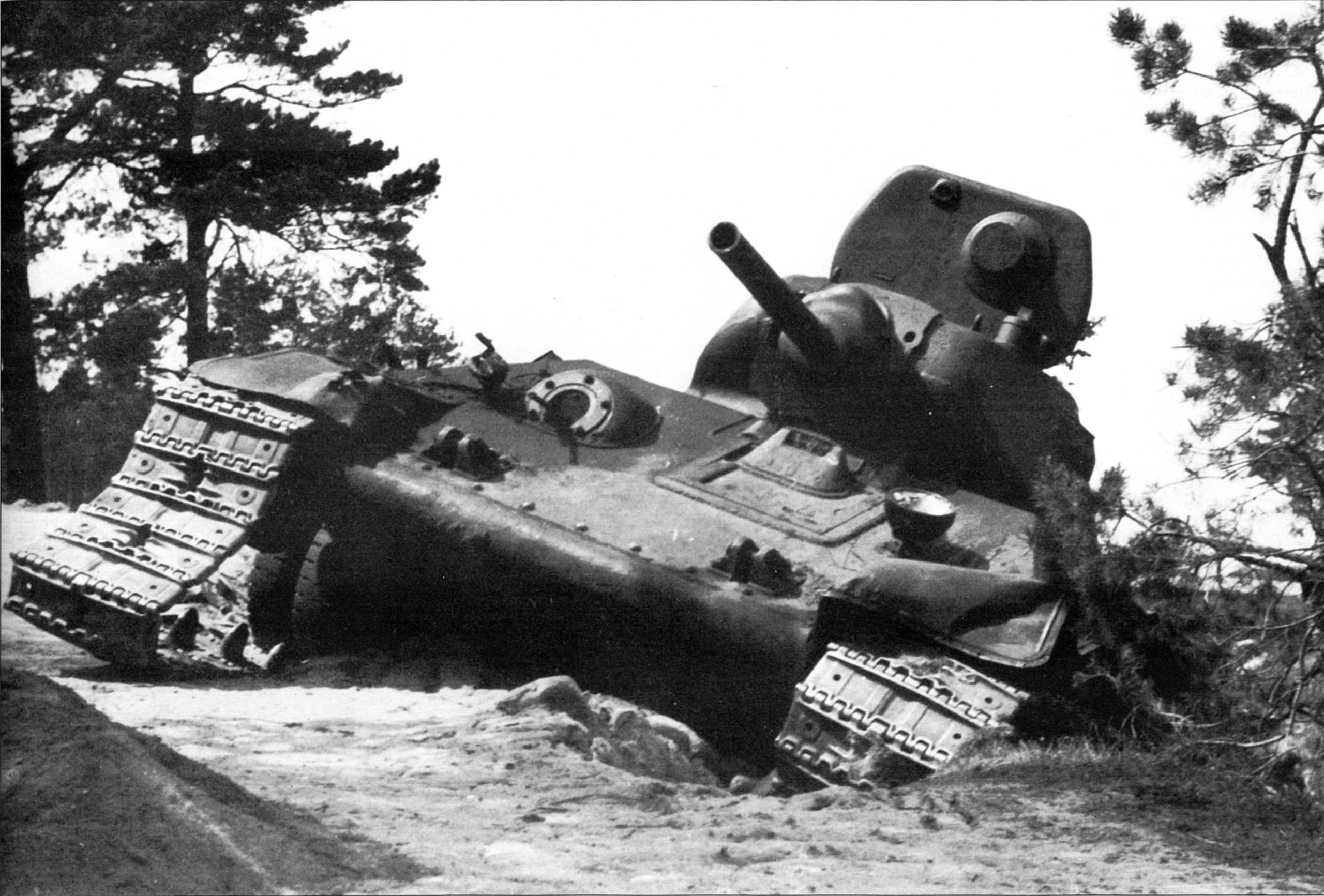 Подбитые советские танки. Танк т-34 в годы ВОВ. Танк т-34 76 1941 года.
