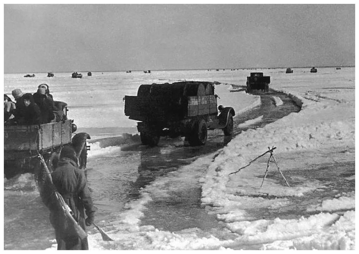 Переправа танков через Ладожское озеро
