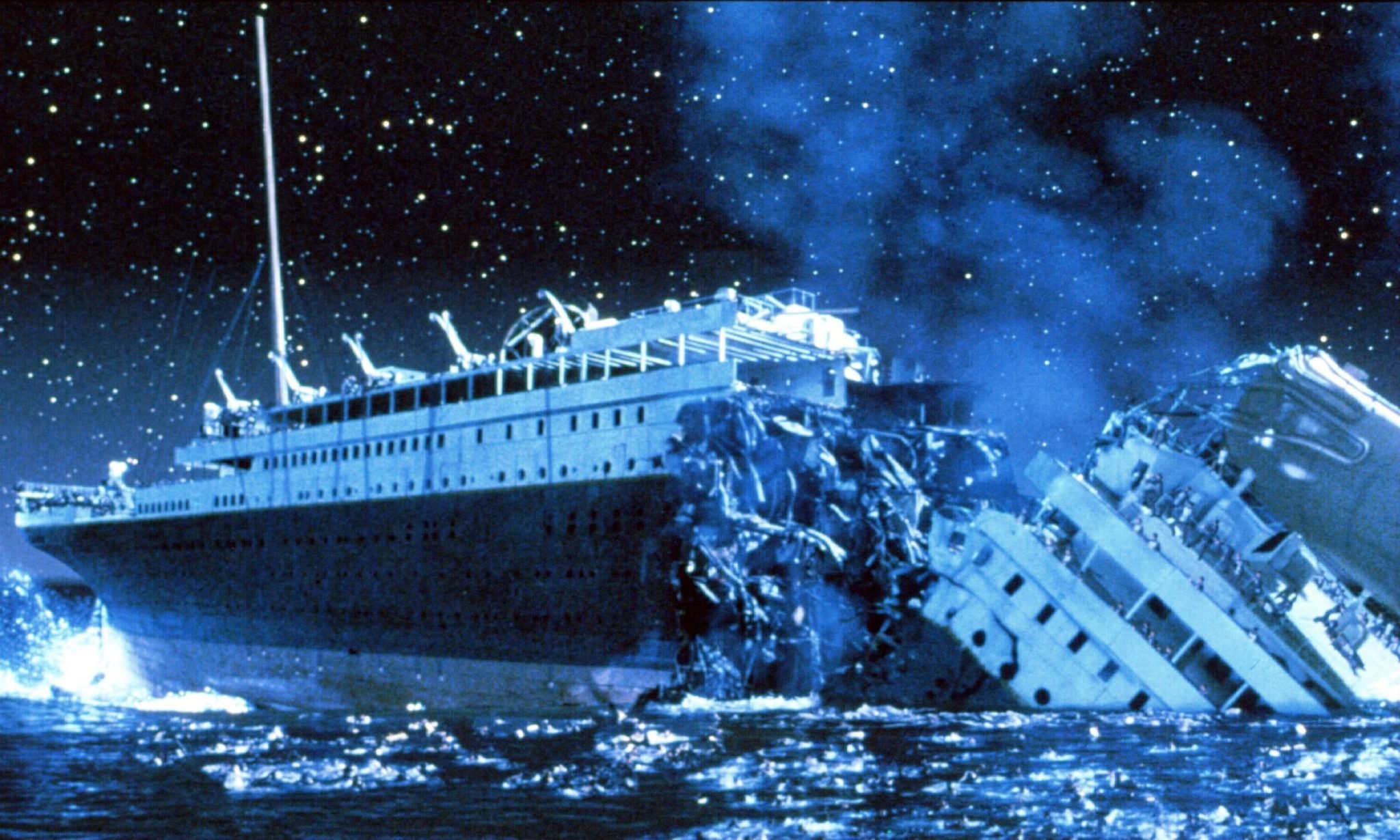 Титаник тонущий корабль тонет