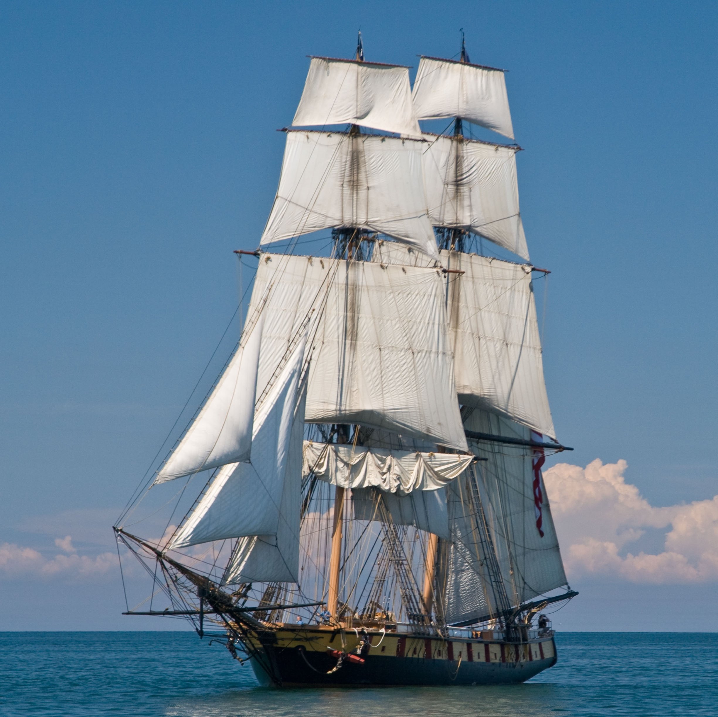 Бриг фрегат. Бриг — двухмачтовый парусник. Двухмачтовый Бриг Дункан. Бриг корабль 17 века. Пиратский двухмачтовый Бриг.