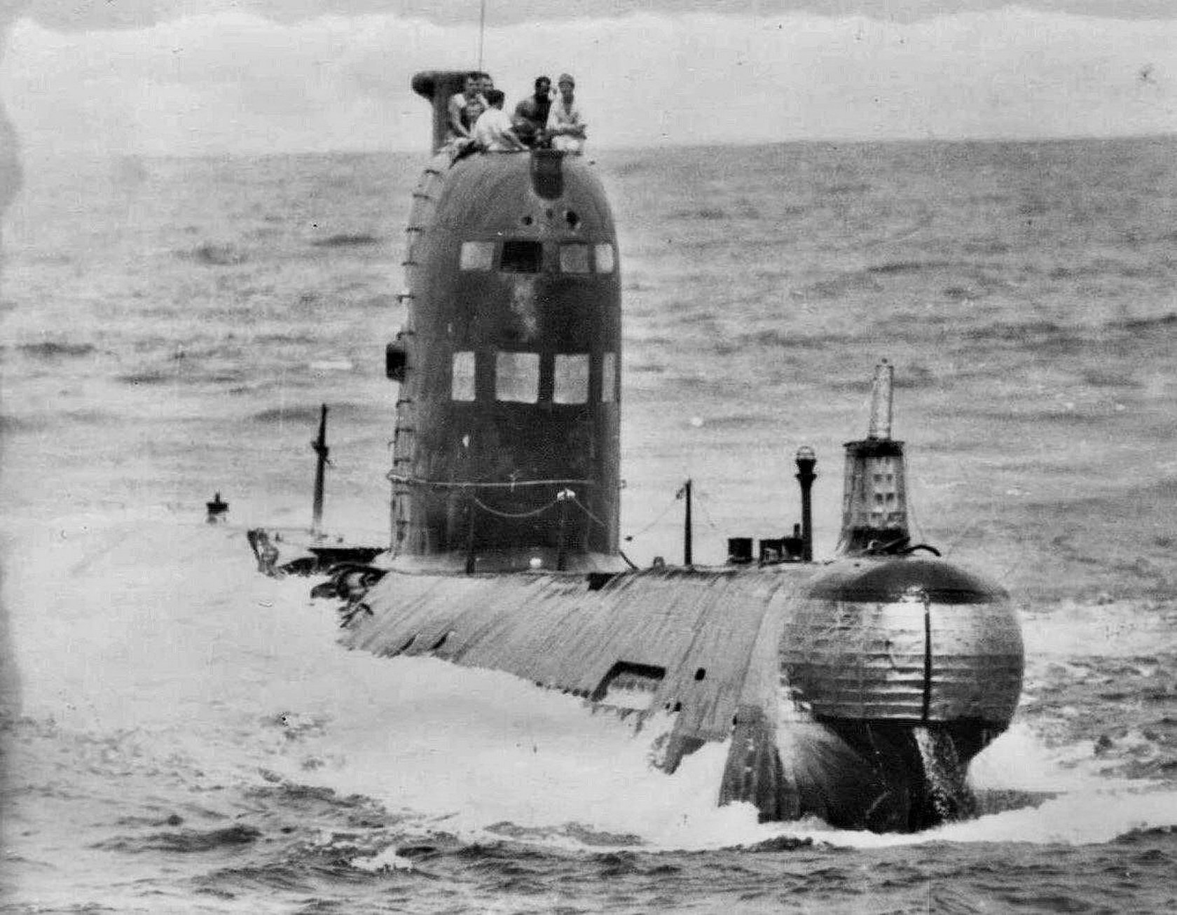 Пл й. Подводная лодка проект 641. Дизельная подводная лодка 641 Буки. Подводная лодка сом 641б. Подводная лодка пр 641 Фокстрот.