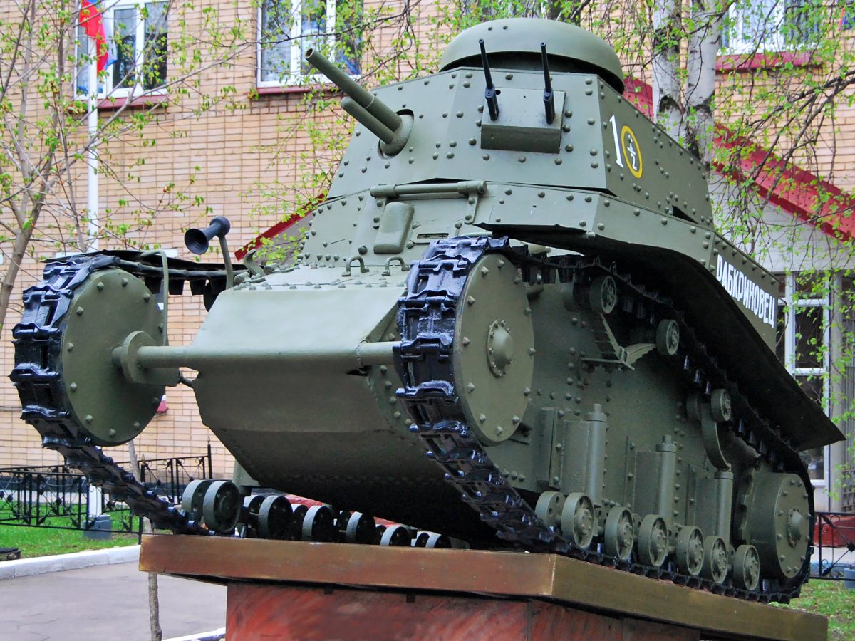 Самый первый танк в СССР
