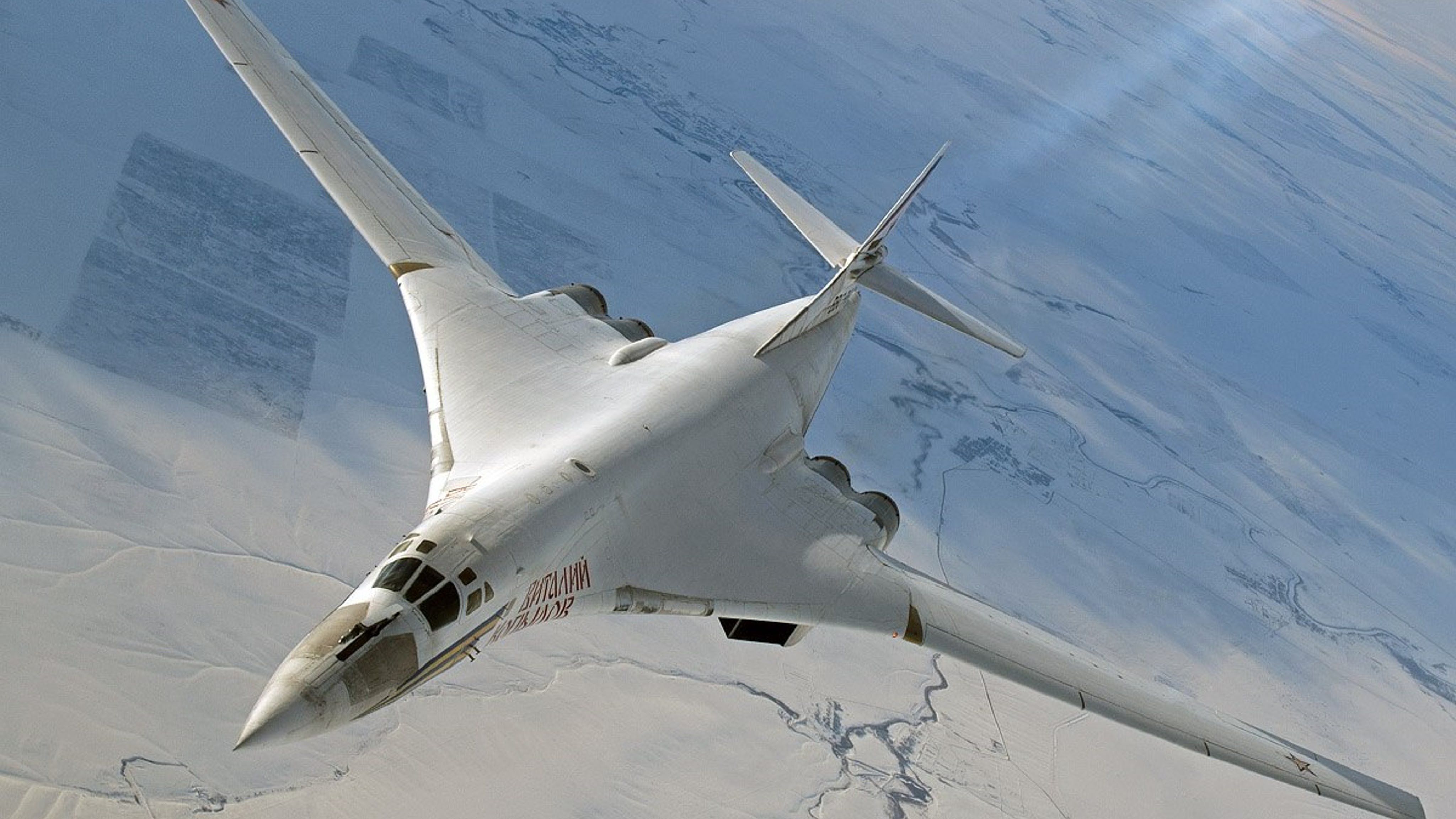 Захаров белый лебедь. Ту-160 белый лебедь. Лебедь самолет ту 160. Ту-160 сверхзвуковой самолёт. Белый лебедь самолет ту.