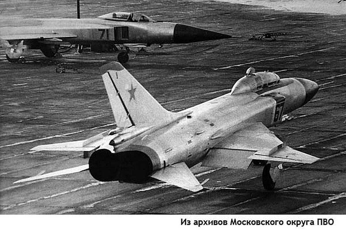 Самолеты советской армии. Истребитель-перехватчик Су-15. Су-15 Штурмовик. Истребитель-перехватчик Су-9. Воздухозаборник Су 15.