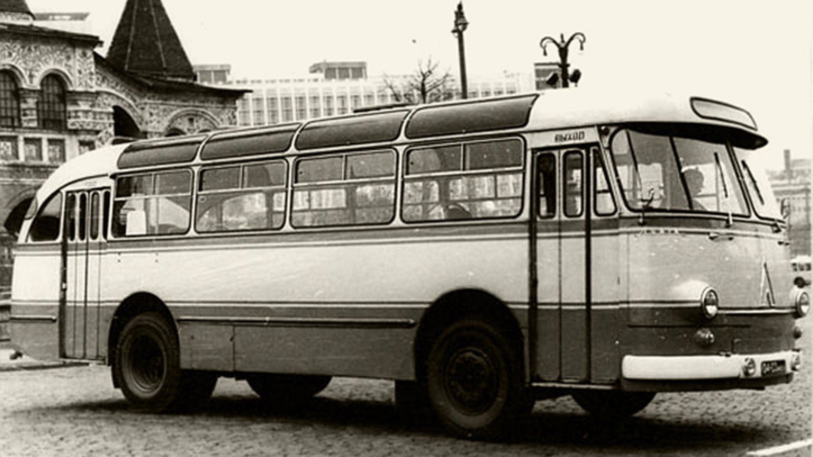 Лаз тв. ЛАЗ-695е. ЛАЗ 695. ЛАЗ-695 автобус. ЛАЗ 695 горбатый.