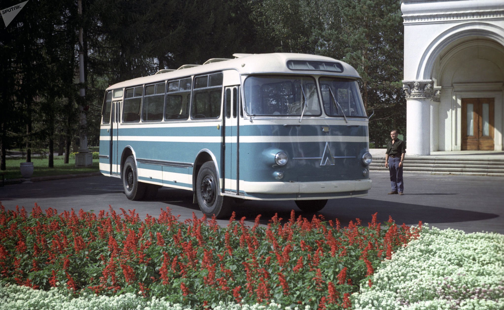 Советские автобусы крыма. ЛАЗ-695м. ЛАЗ 695. Автобус ЛАЗ 695 М. ЛАЗ 695 СССР.
