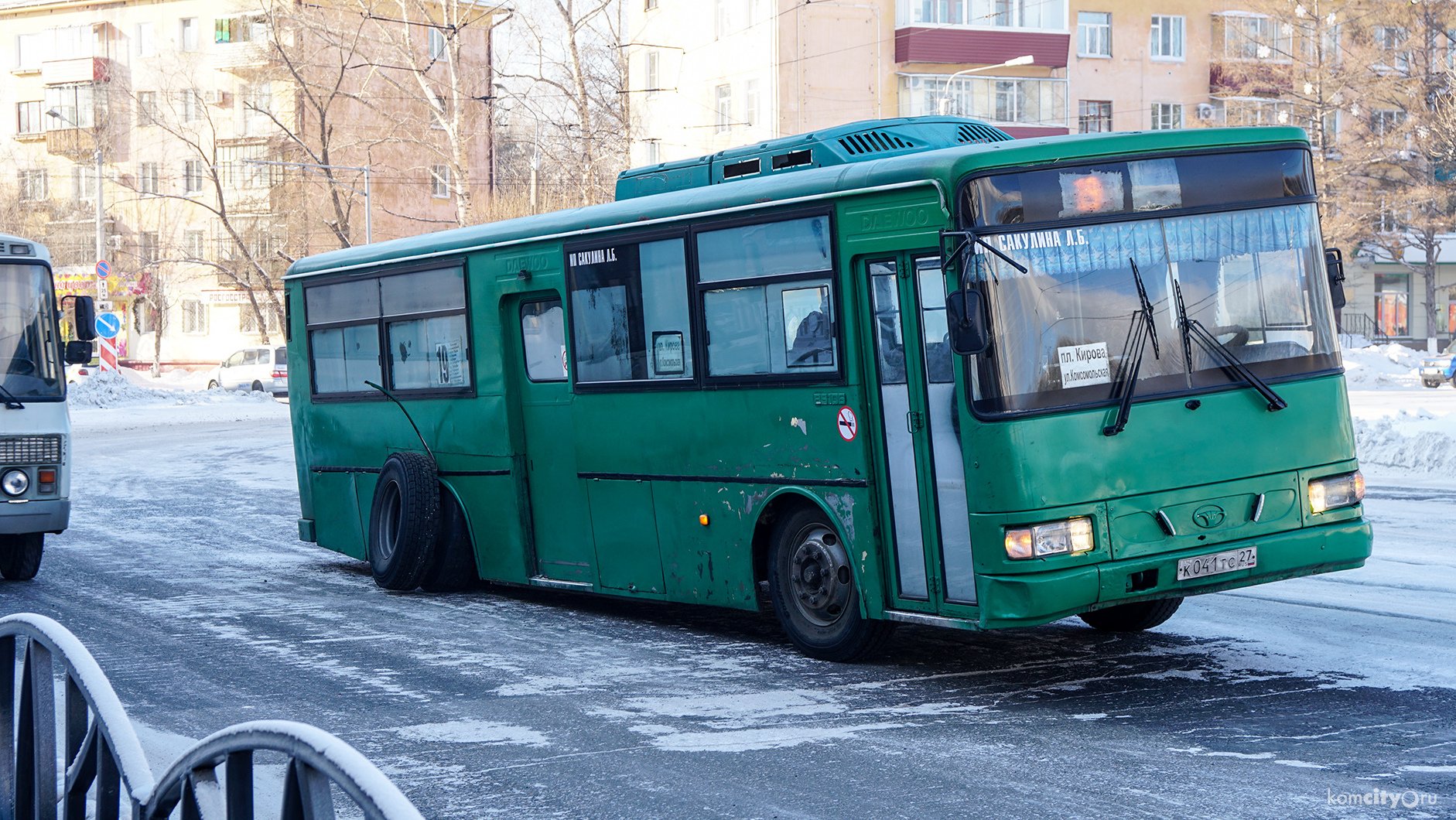 Номера автобусов комсомольск на амуре. Автобусы Комсомольска-на-Амуре. Старый автобус Комсомольск-на-Амуре. Yutong автобус Комсомольск-на-Амуре. Комсомольск на Амуре автобусы 19.