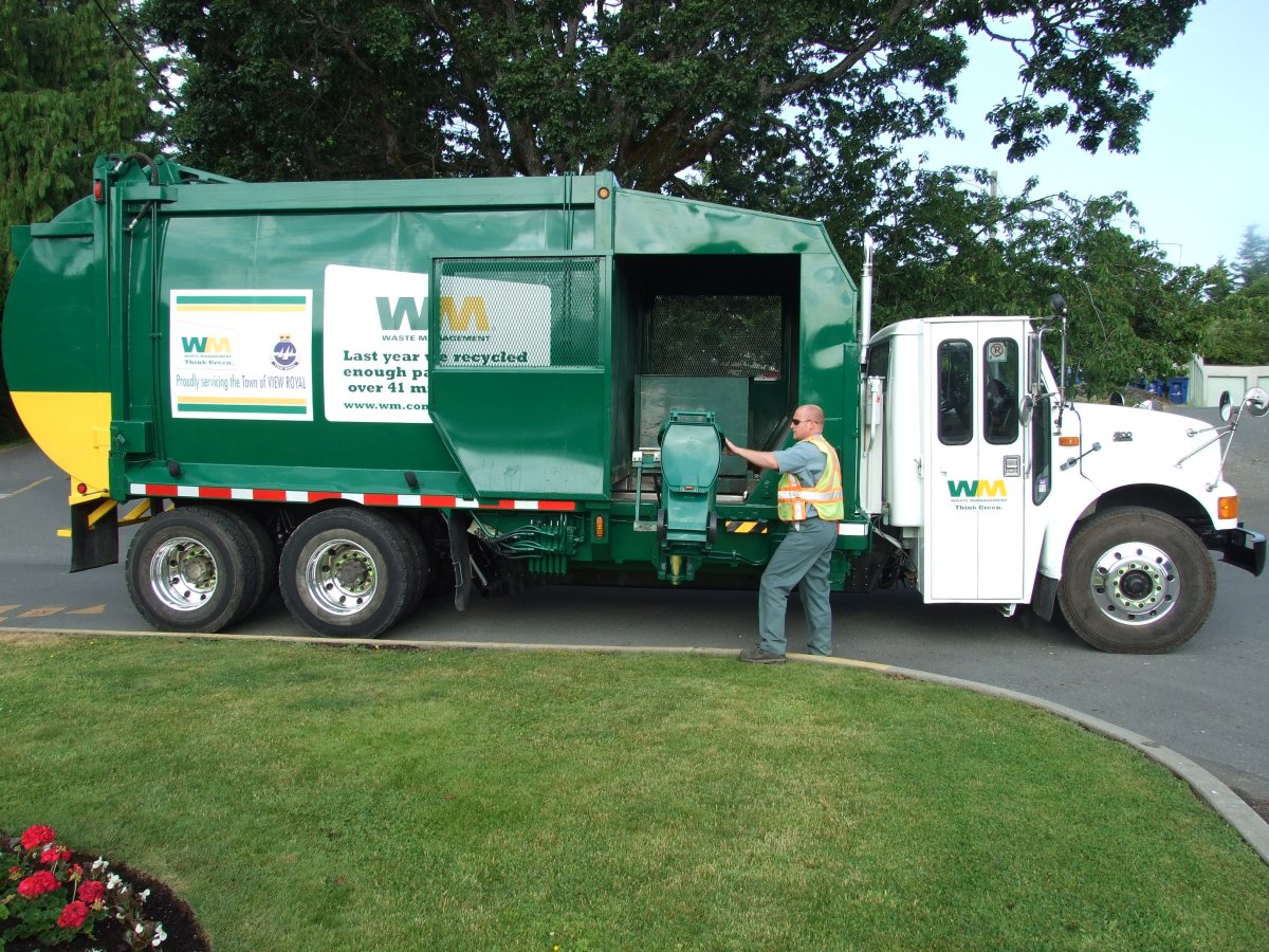 База мусоровозов. Мусоровоз Garbage. Waste Management мусоровоз. Garbage Truck мусоровоз. Daesung мусоровоз waste System.
