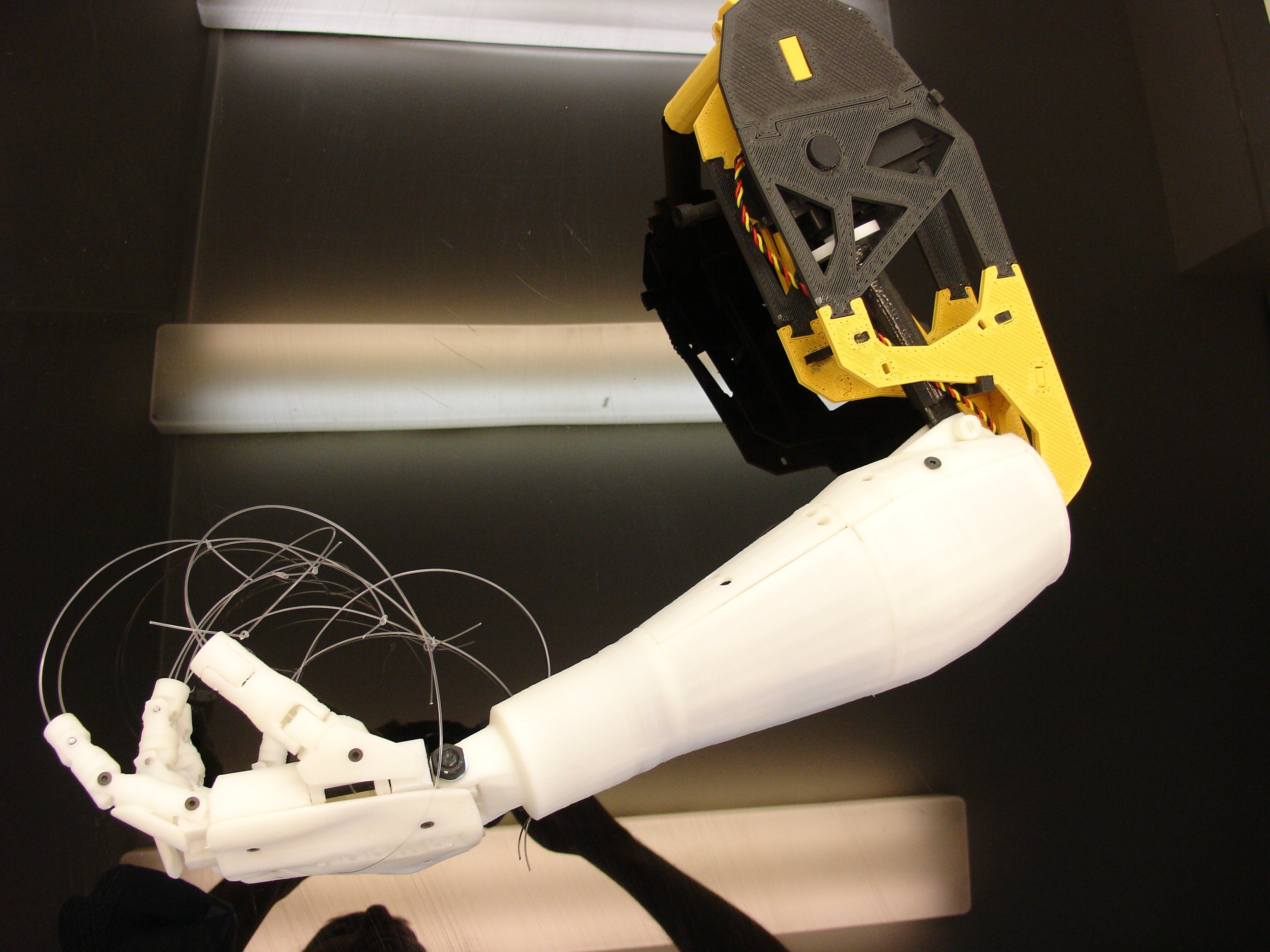 Роборука купить. Робот ардуино протезы. Робо рука на 3д принтере. Робот манипулятор. Рука робота.