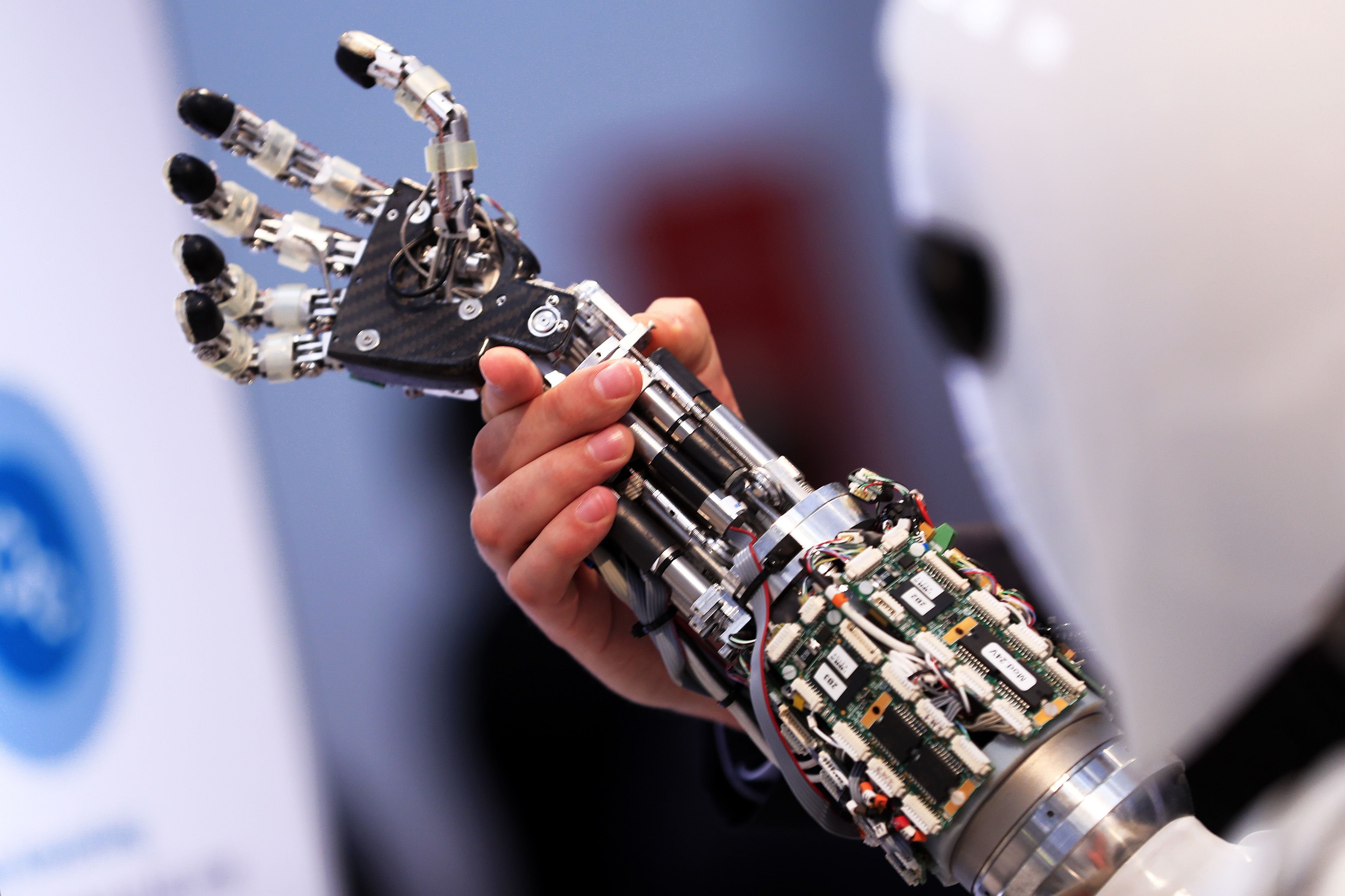 Сколько роботизированных рук у