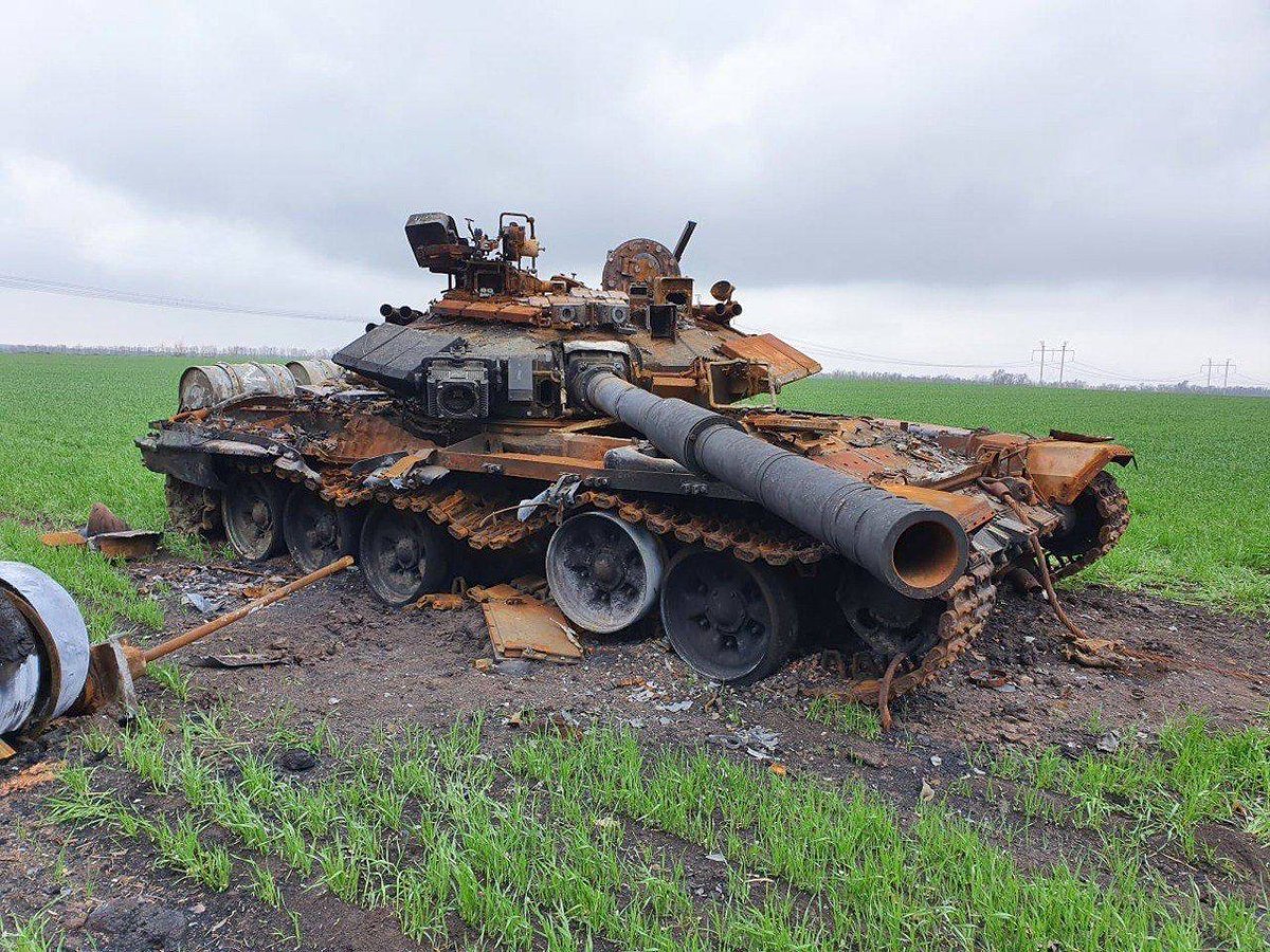 Разбитый русский танк
