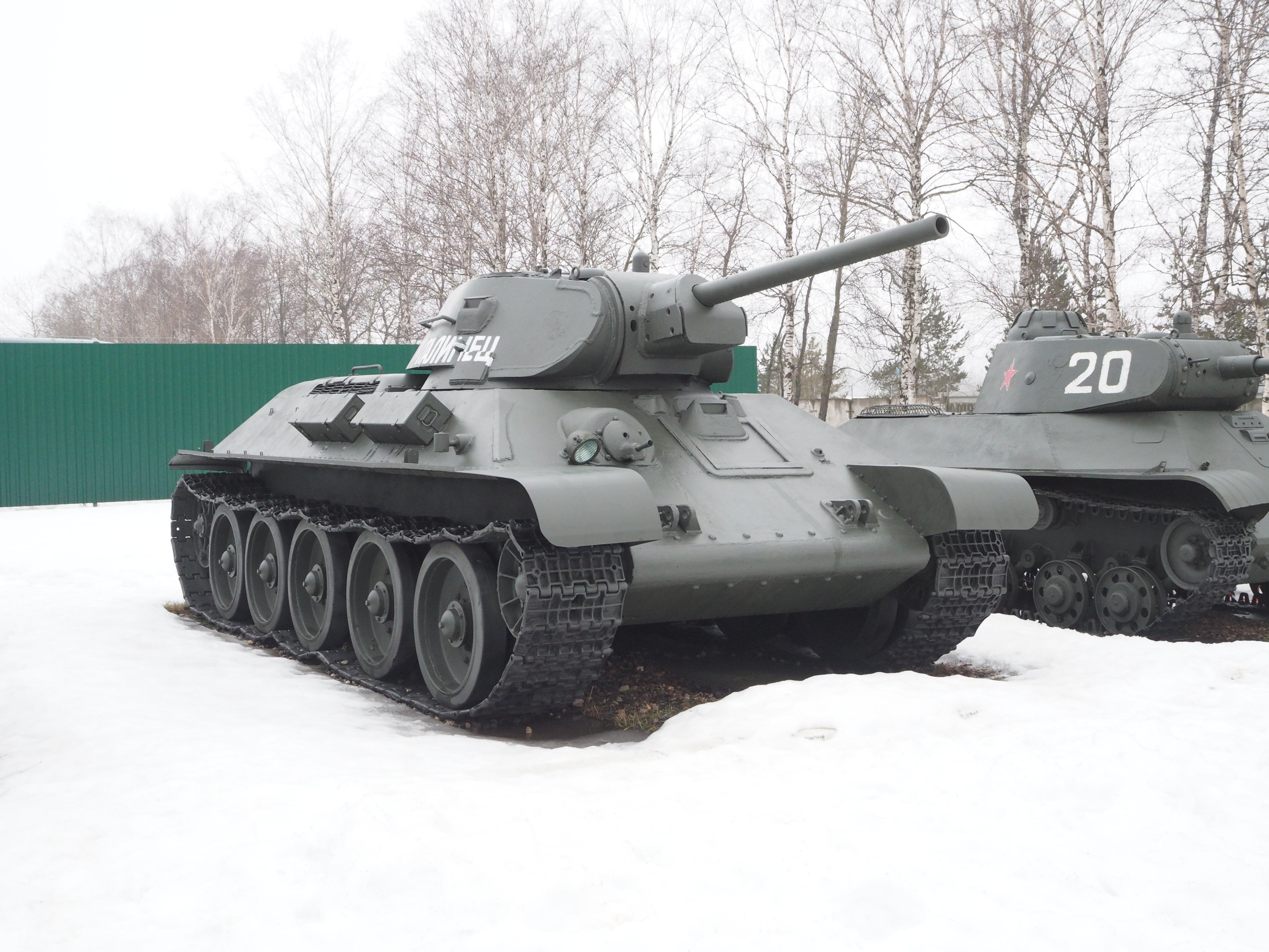 Легендарный т 34. Легендарный танк т-34. Т-34 средний танк. Т-34 ИМБА.