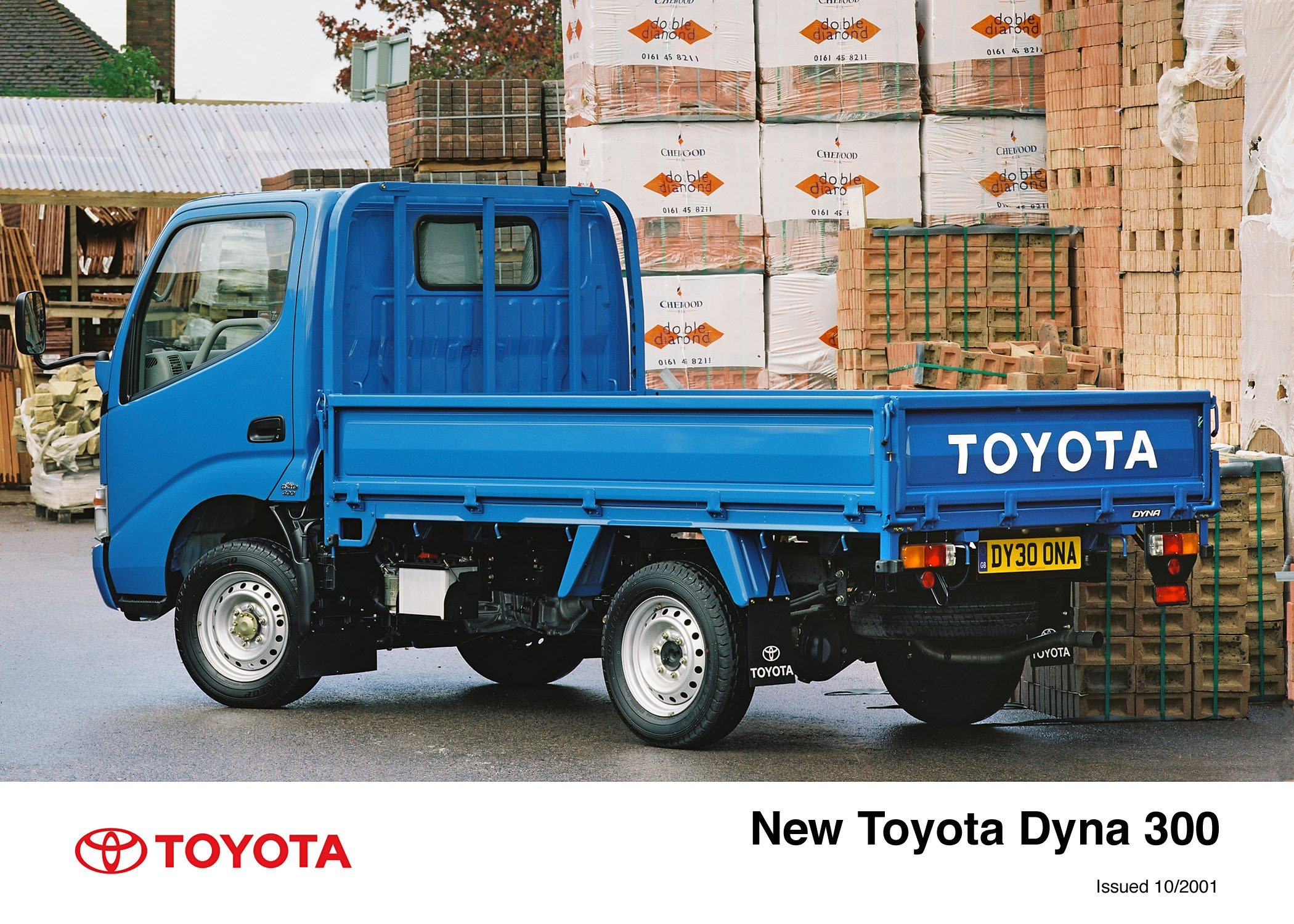 Купить японский грузовик бу. Toyota Dyna 300. Тойота Дюна 4х4 бортовой. Грузовой-бортовой Toyota Dyna. Японский самосвал Тойота Дюна.