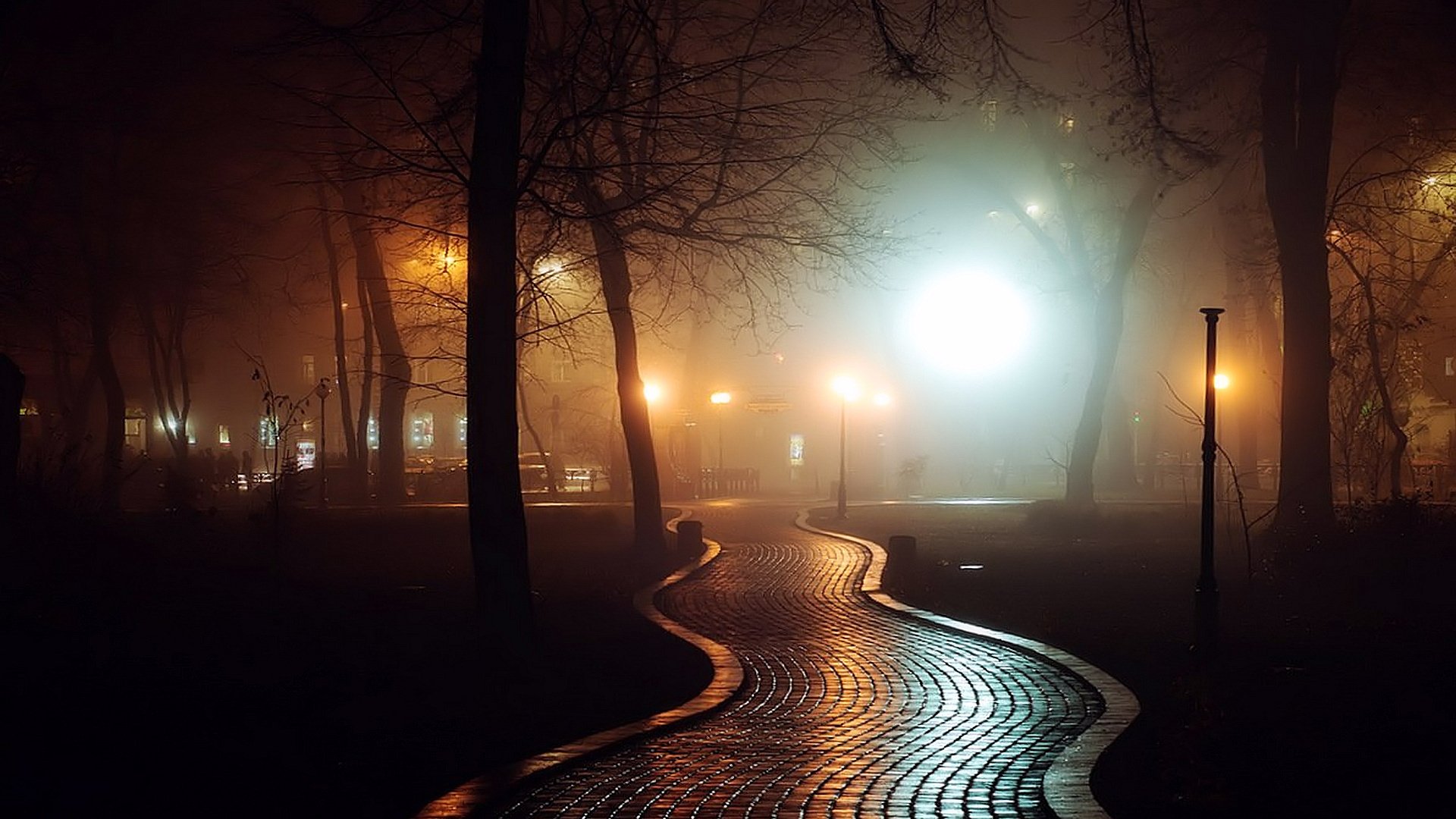 Город туман вечер. Ночная улица с фонарями. Ночной парк. Осень ночь. Улица парк вечер.