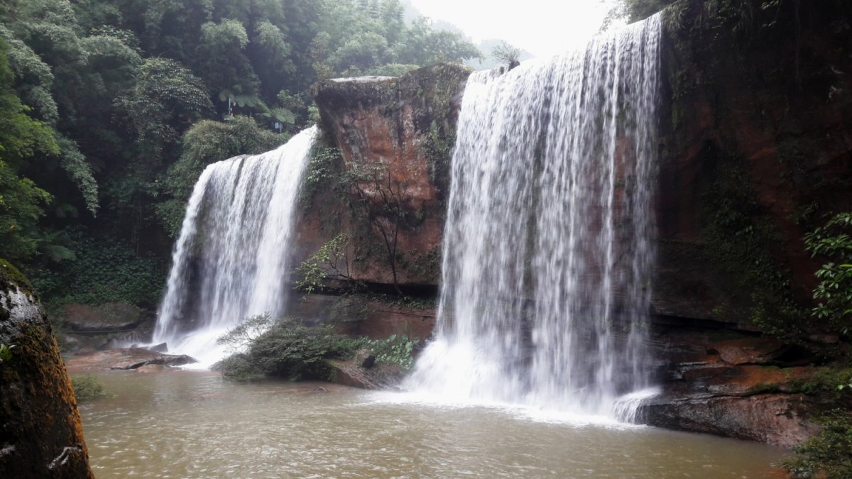 Водопад хуангошу