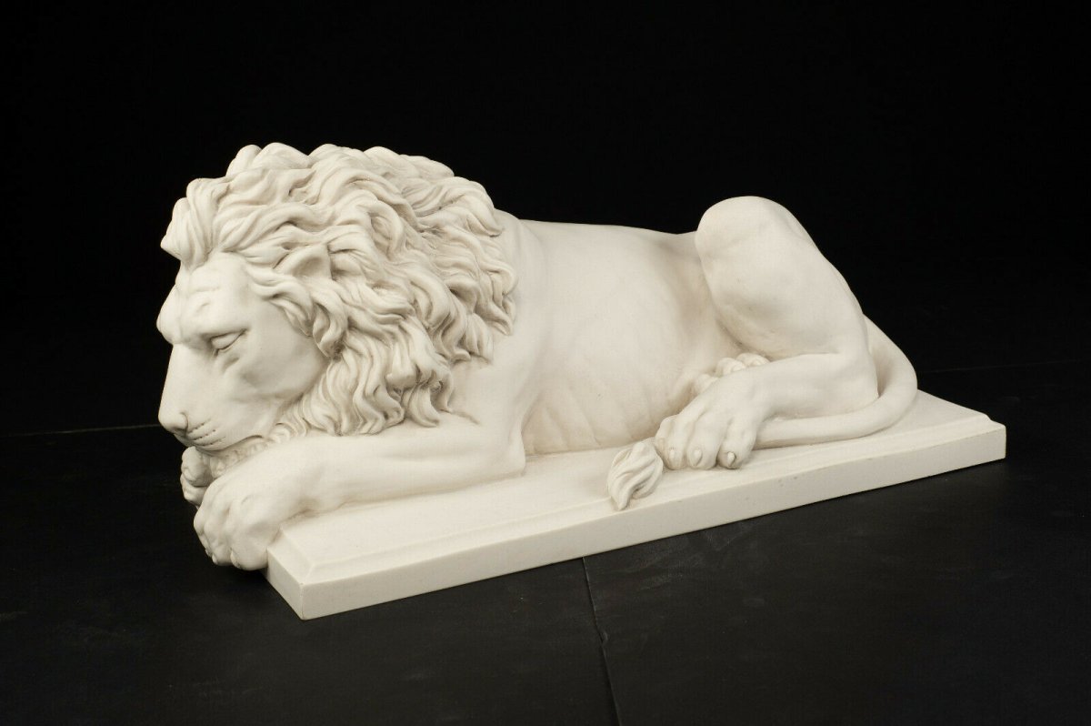Мраморный лев скульптура