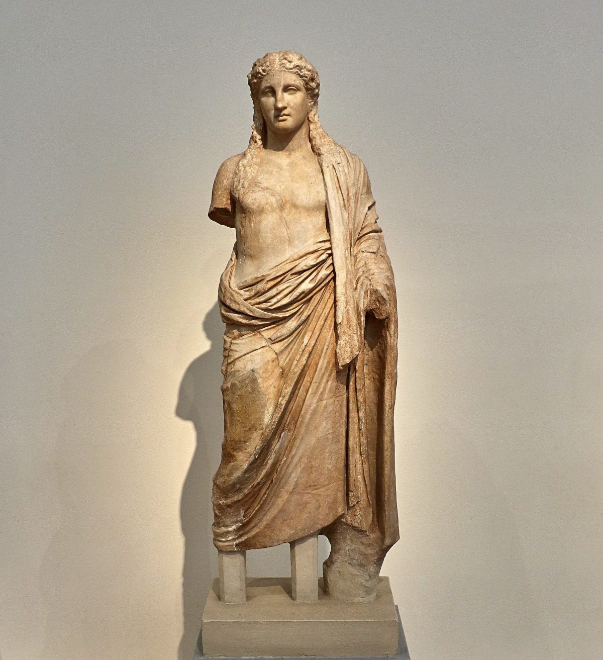 Дионис статуя