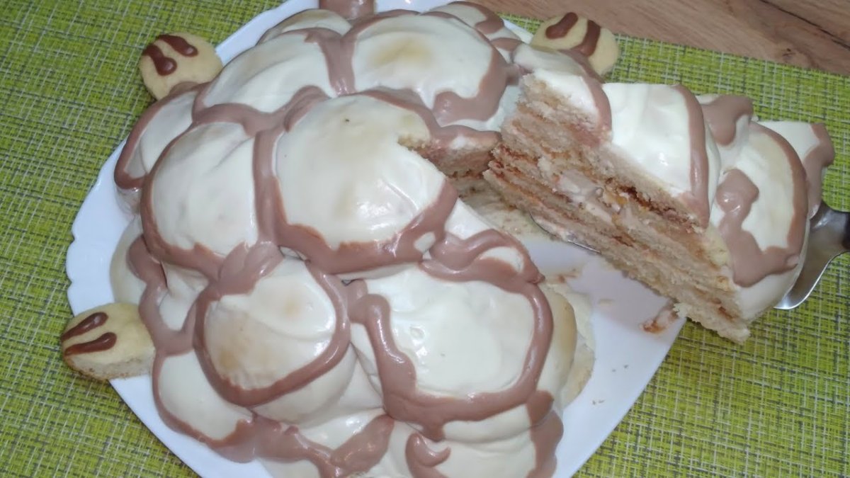 Торт черепаха со сметанным кремом и сгущенкой