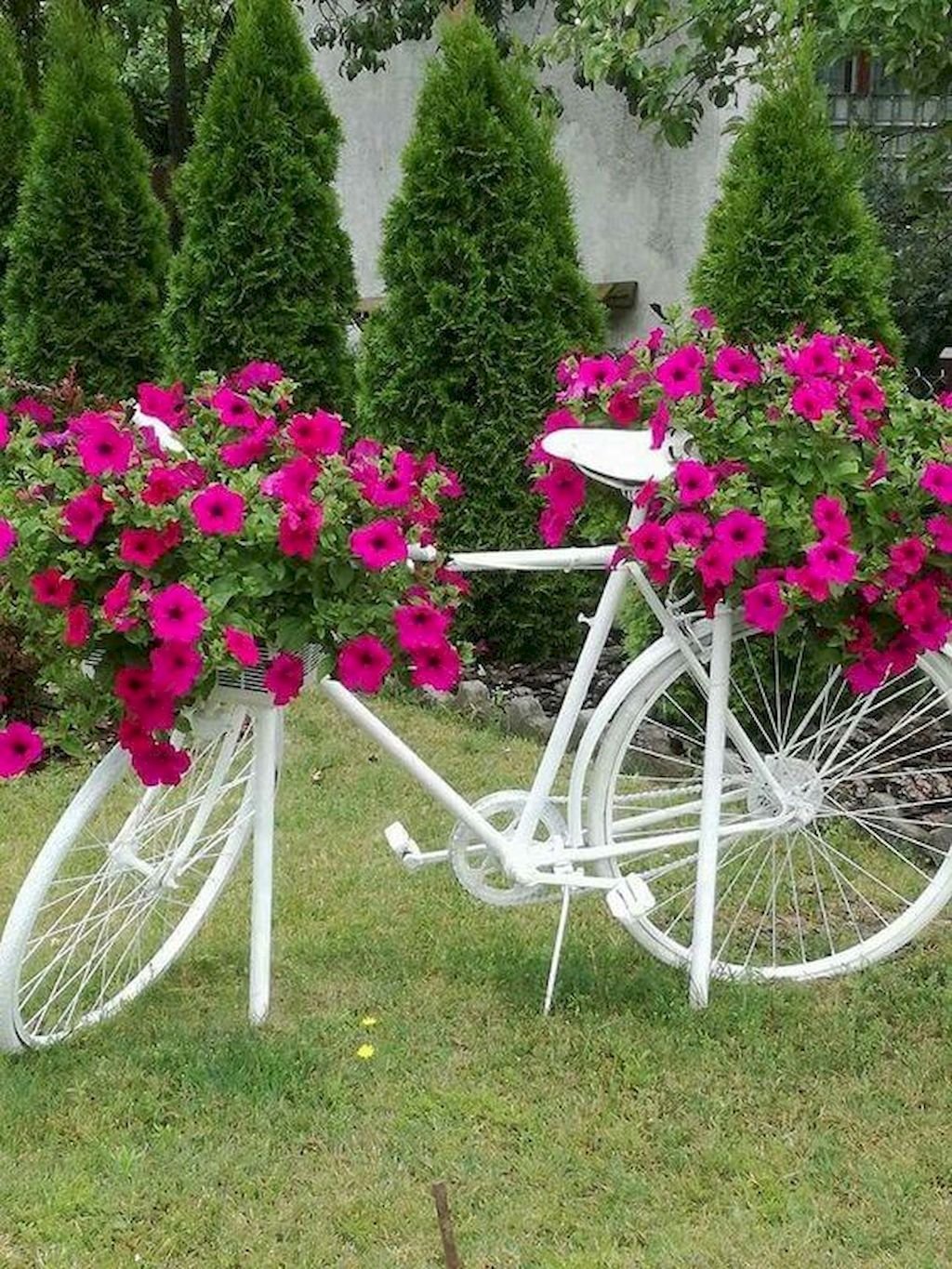 Велосипед клумба для дачи